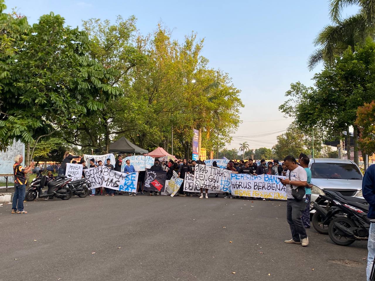 Kongres Biasa ASKAB PSSI Banyumas 2025 Berjalan Lancar, Aksi Damai Suporter Warnai Agenda,